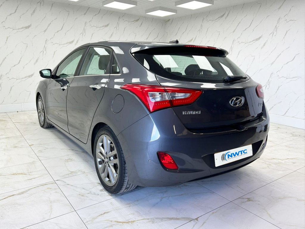 Used Hyundai i30 2016 for sale - 76304103: Photo 6