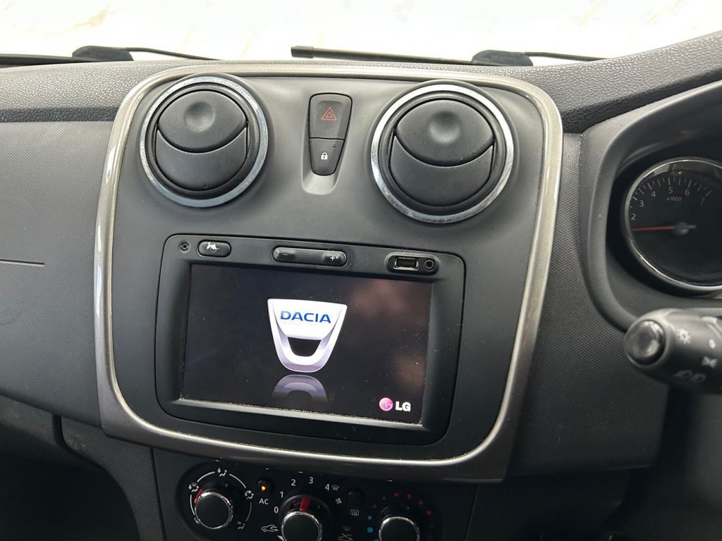 Used Dacia Sandero Stepway 2014 for sale - 77642363: Photo 15