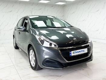Used Peugeot 208 2017 for sale - 79632426: Photo