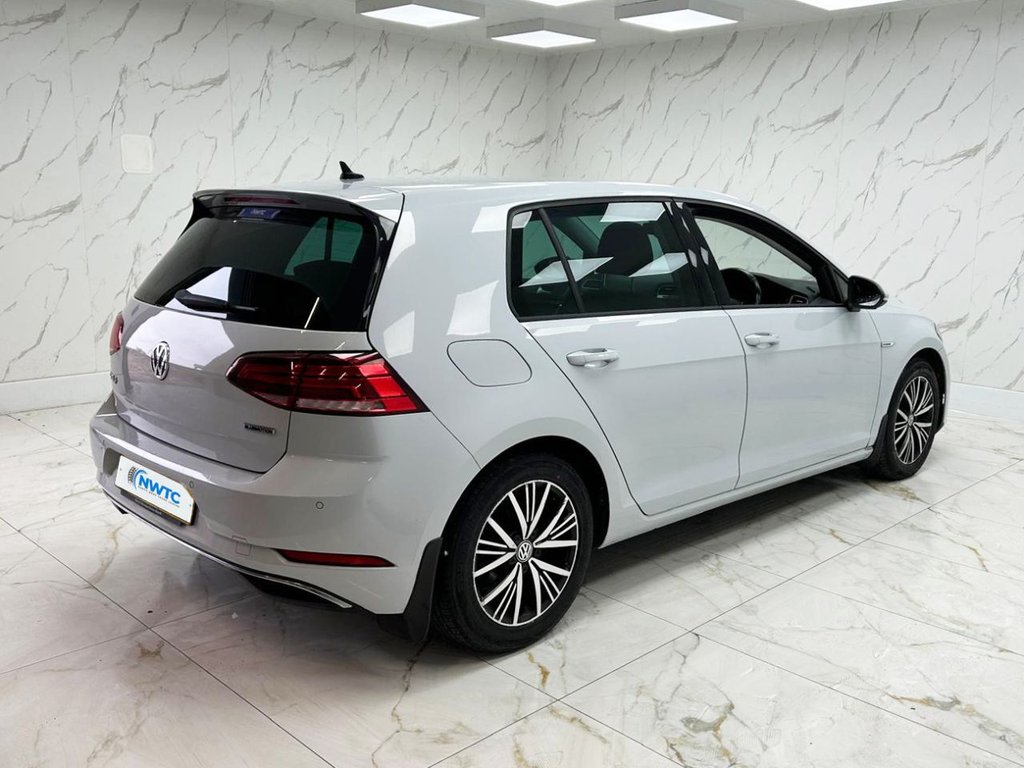 Used Volkswagen Golf 2018 for sale - 76821024: Photo 10