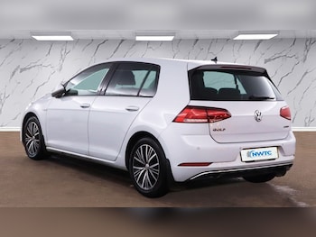 Used Volkswagen Golf 2018 for sale - 76821024: Photo
