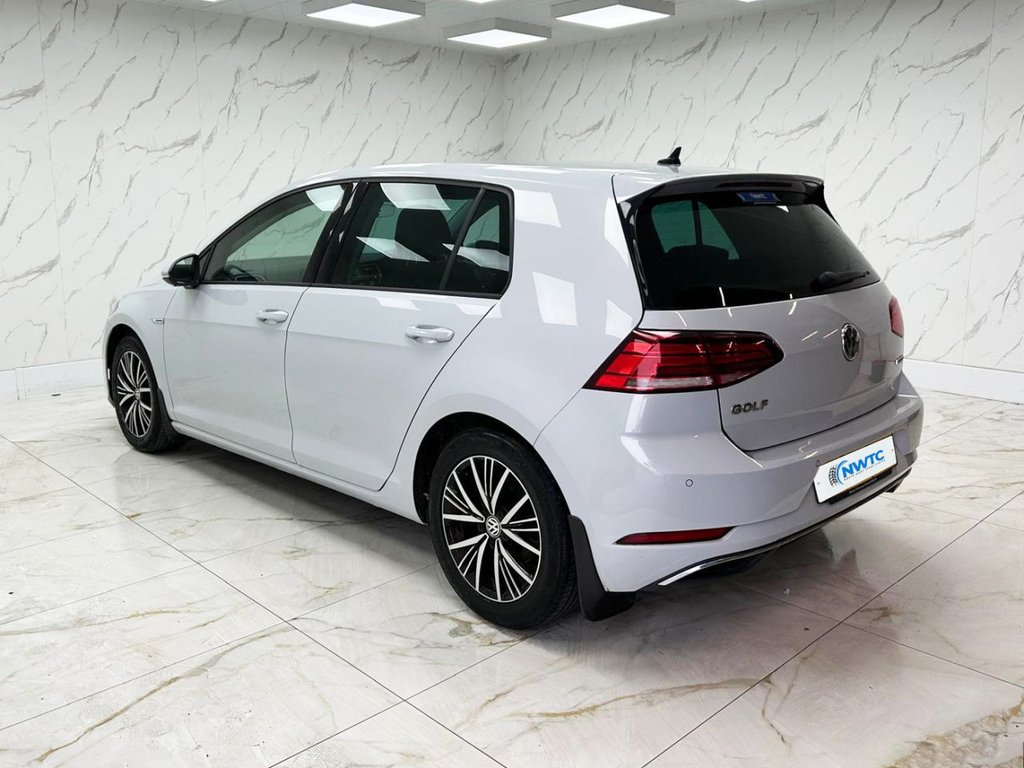 Used Volkswagen Golf 2018 for sale - 76821024: Photo 7