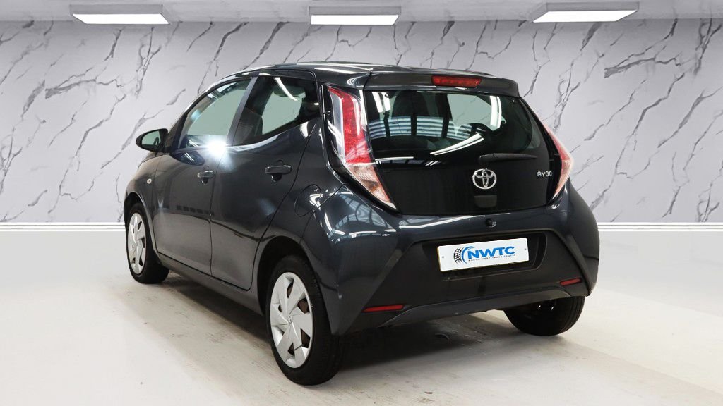 Used Toyota AYGO 2016 for sale - 76686450: Photo 3