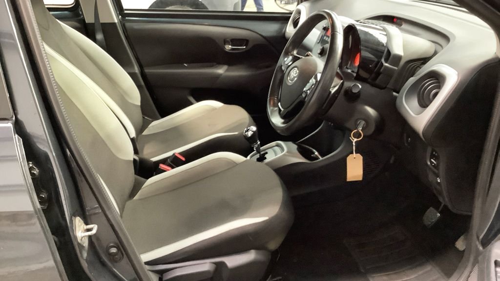 Used Toyota AYGO 2016 for sale - 76686450: Photo 9