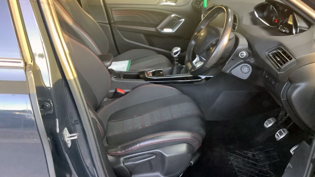 Used Peugeot 308 2018 for sale - 76173063: Photo 11