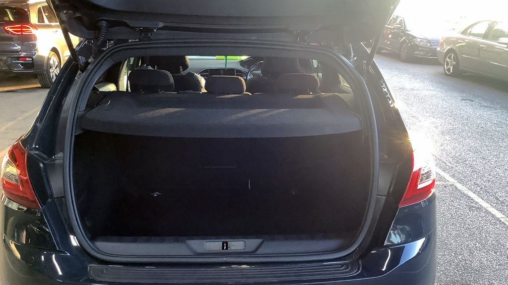Used Peugeot 308 2018 for sale - 76173063: Photo 13