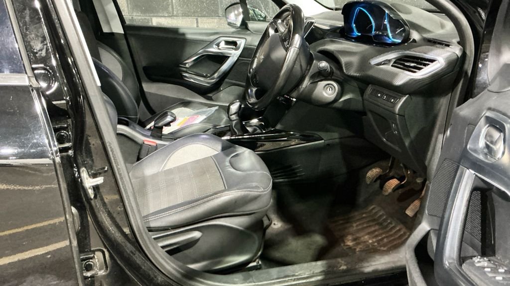 Used Peugeot 2008 2015 for sale - 77436749: Photo 12