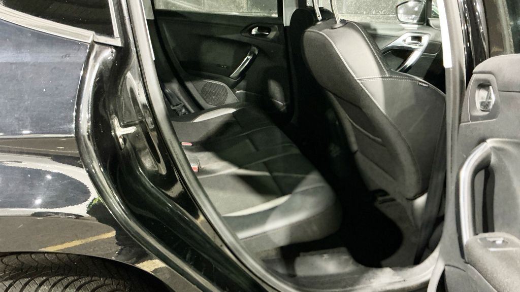 Used Peugeot 2008 2015 for sale - 77436749: Photo 13