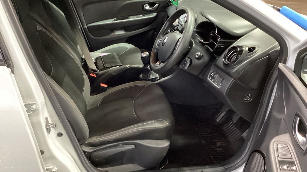 Used Renault Clio 2018 for sale - 76655292: Photo 8