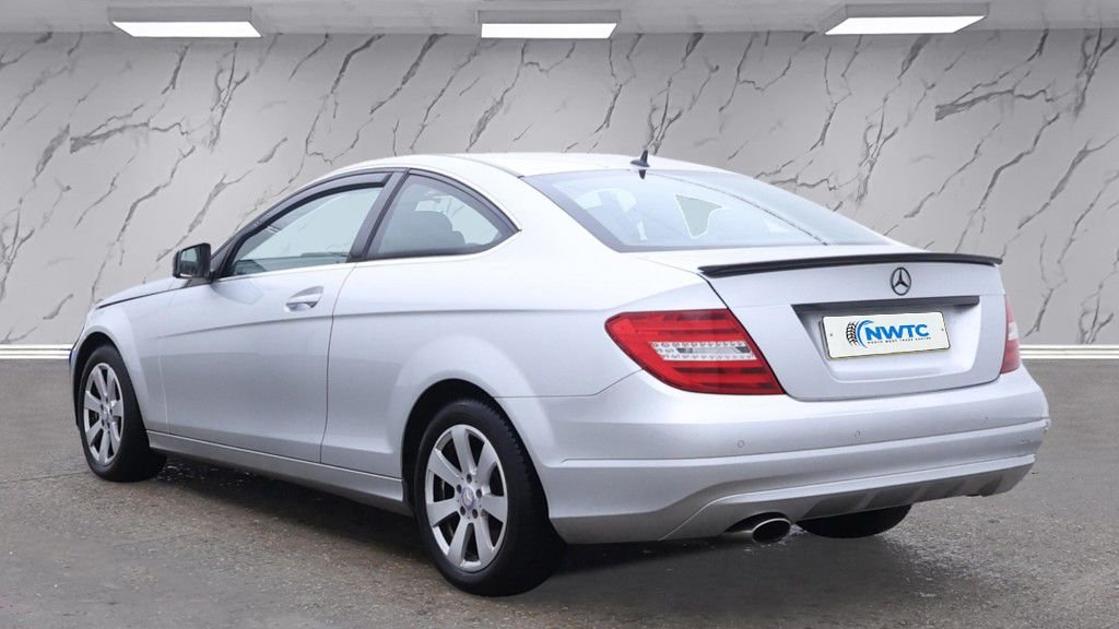 Used Mercedes-Benz C Class 2016 for sale - 76454707: Photo 4