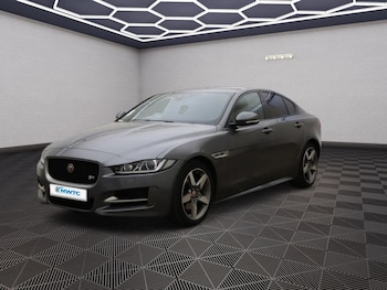 Used Jaguar XE 2018 for sale - 76323457: Photo