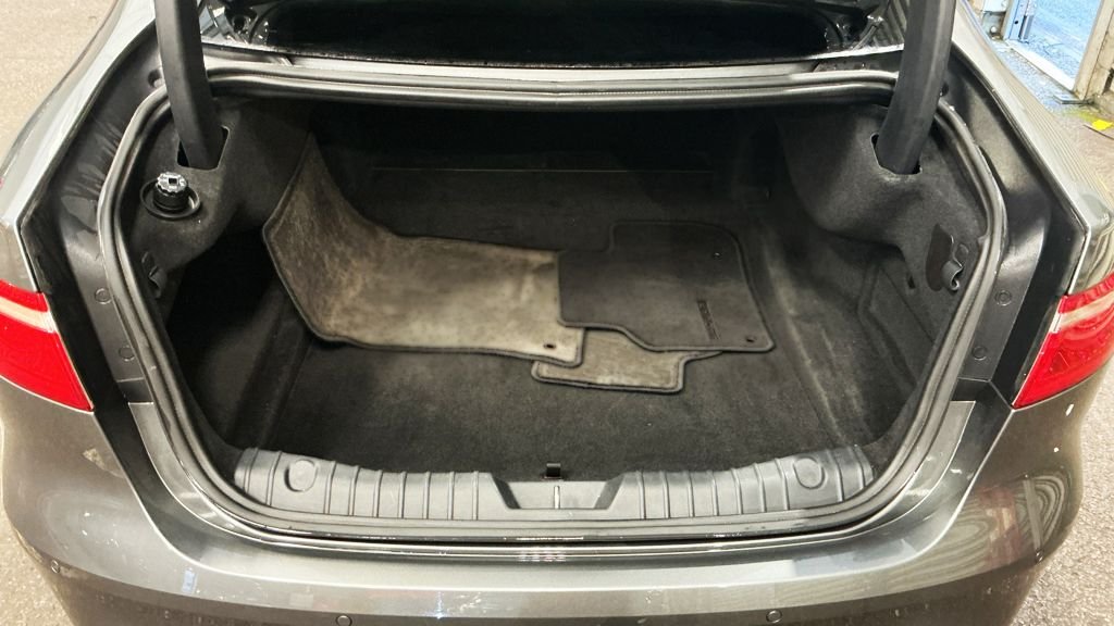 Used Jaguar XF 2017 for sale - 78095869: Photo 13