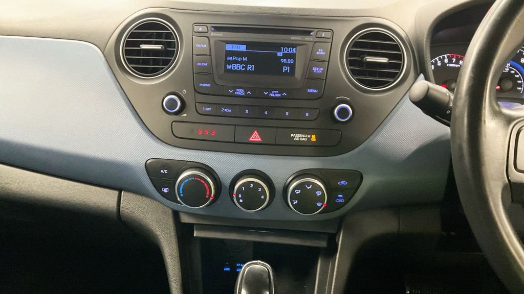 Used Hyundai i10 2016 for sale - 77288249: Photo 9