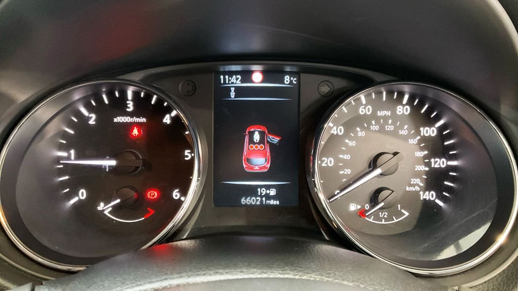 Used Nissan Qashqai 2015 for sale - 77288215: Photo 10