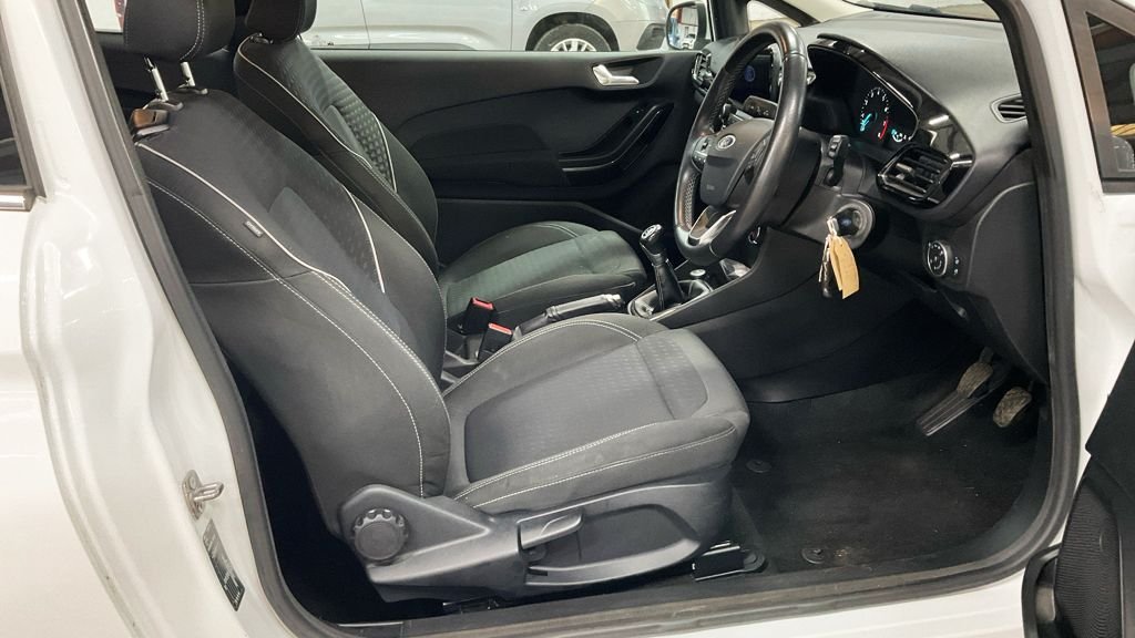 Used Ford Fiesta 2017 for sale - 76686598: Photo 9