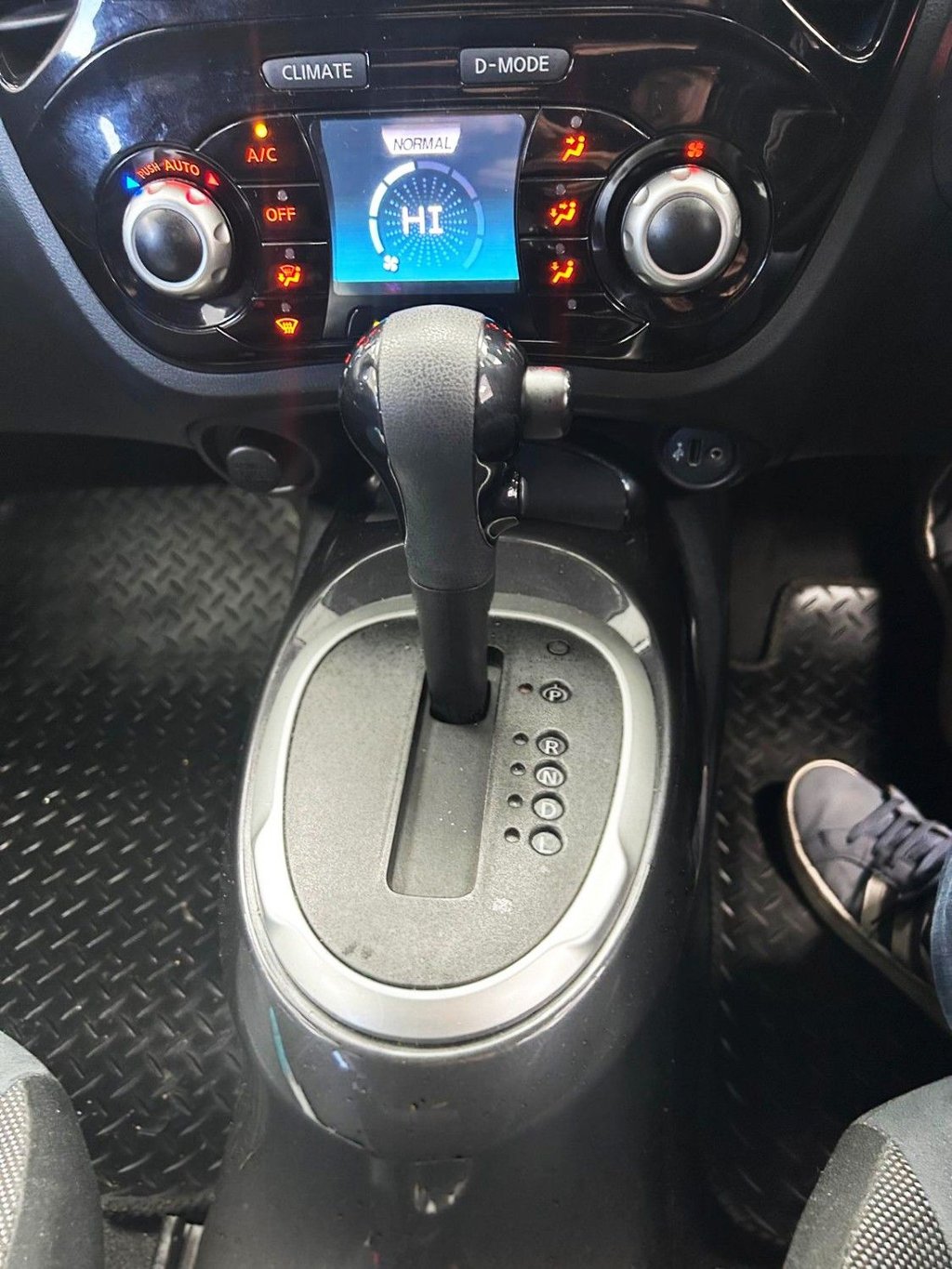 Used Nissan Juke 2015 for sale - 77643020: Photo 17