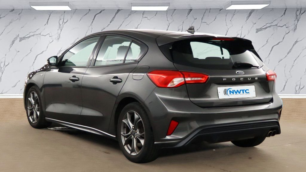 Used Ford Focus 2019 for sale - 76655237: Photo 4