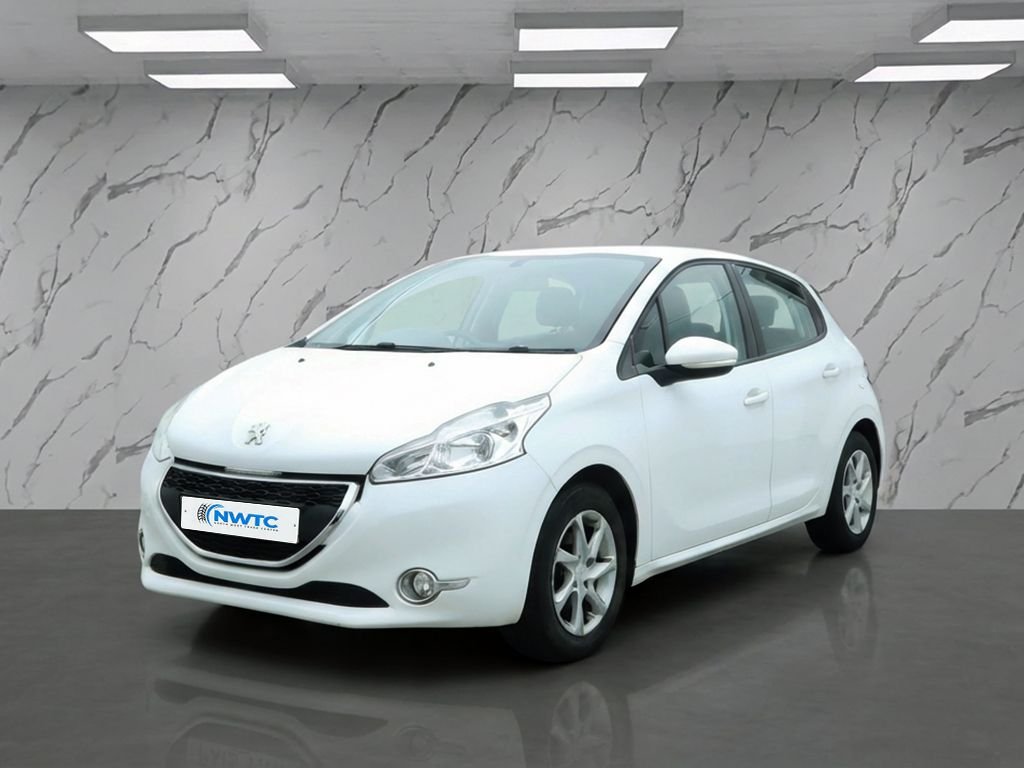 Used Peugeot 208 2015 for sale - 77780415: Photo 2
