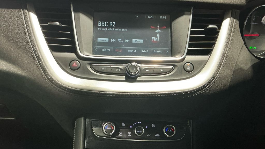 Used Vauxhall Grandland X 2018 for sale - 76655239: Photo 8