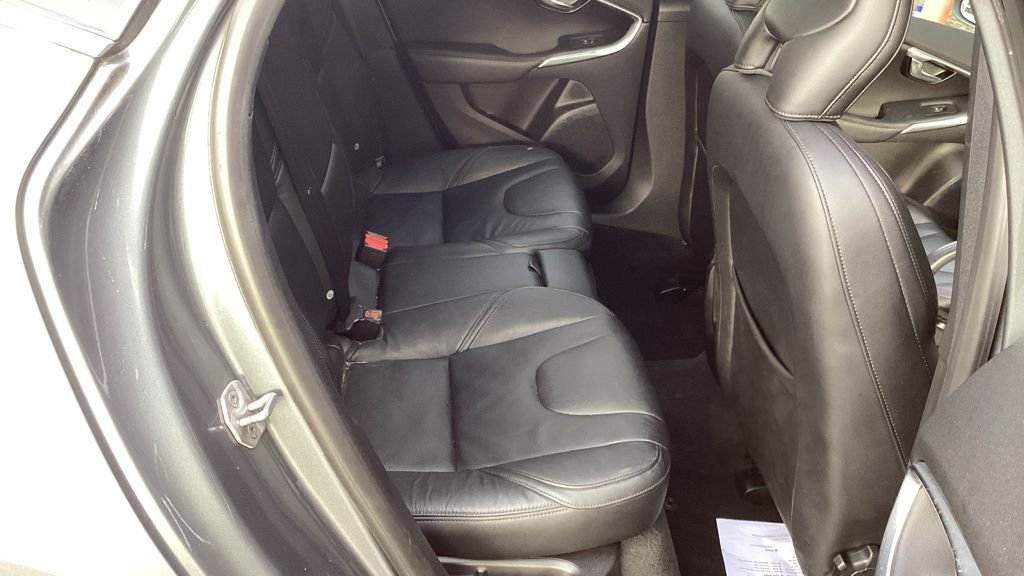 Used Volvo V40 2016 for sale - 77836098: Photo 14