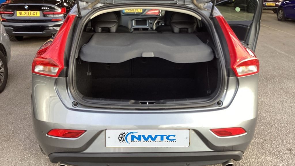 Used Volvo V40 2016 for sale - 77836098: Photo 15