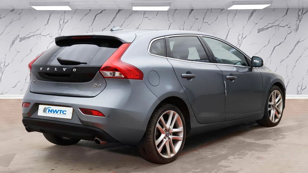 Used Volvo V40 2016 for sale - 77836098: Photo 7