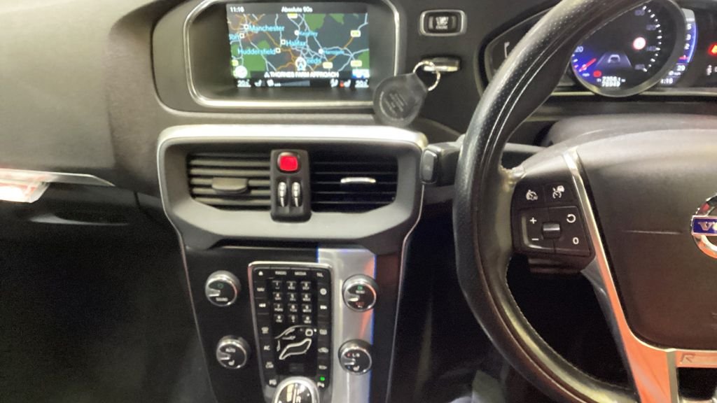 Used Volvo V40 2016 for sale - 77780763: Photo 11