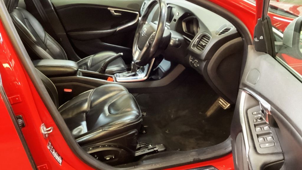 Used Volvo V40 2016 for sale - 77780763: Photo 13