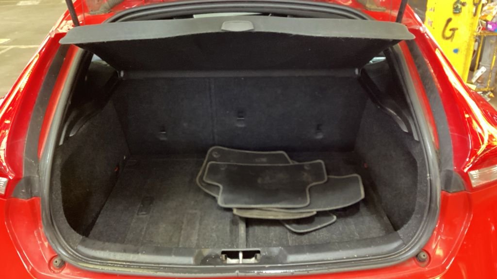 Used Volvo V40 2016 for sale - 77780763: Photo 15