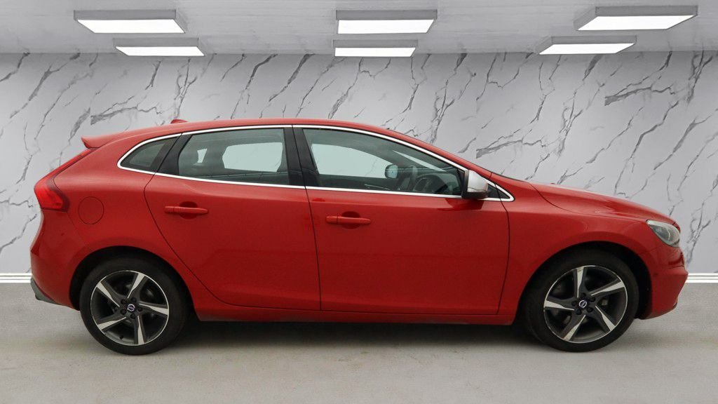 Used Volvo V40 2016 for sale - 77780763: Photo 8