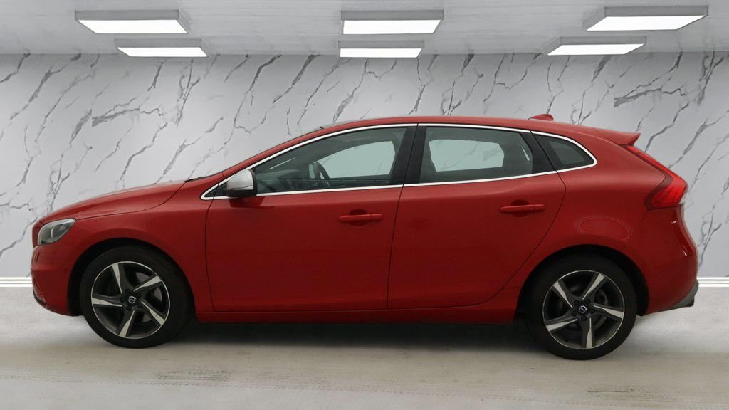 Used Volvo V40 2016 for sale - 77780763: Photo 9