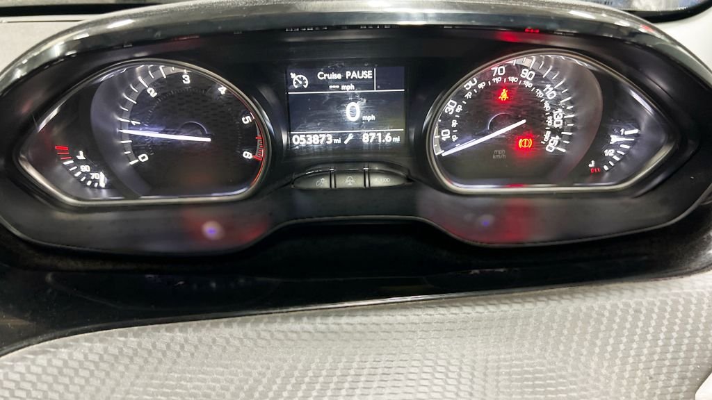 Used Peugeot 2008 2017 for sale - 77328355: Photo 11