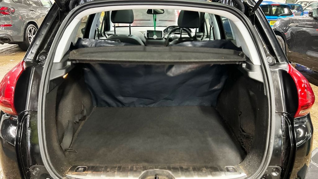 Used Peugeot 2008 2017 for sale - 77328355: Photo 13