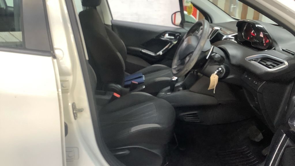Used Peugeot 208 2015 for sale - 77302670: Photo 12