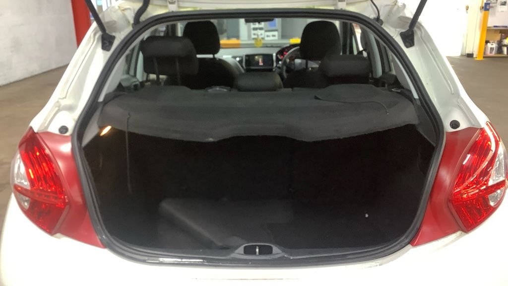 Used Peugeot 208 2015 for sale - 77302670: Photo 13