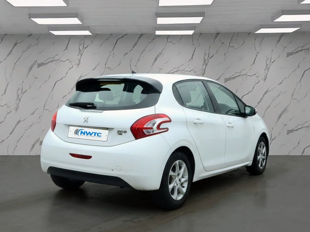 Used Peugeot 208 2015 for sale - 77302670: Photo 6