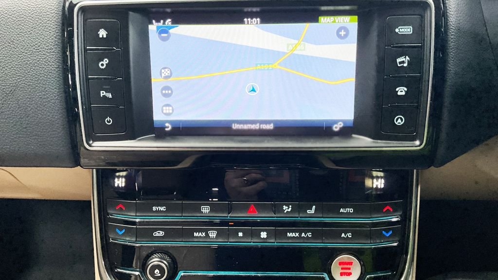 Used Jaguar XE 2015 for sale - 77621172: Photo 10