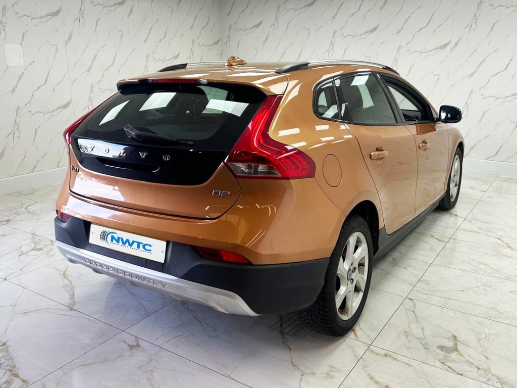Used Volvo V40 Cross Country 2014 for sale - 78068566: Photo 11