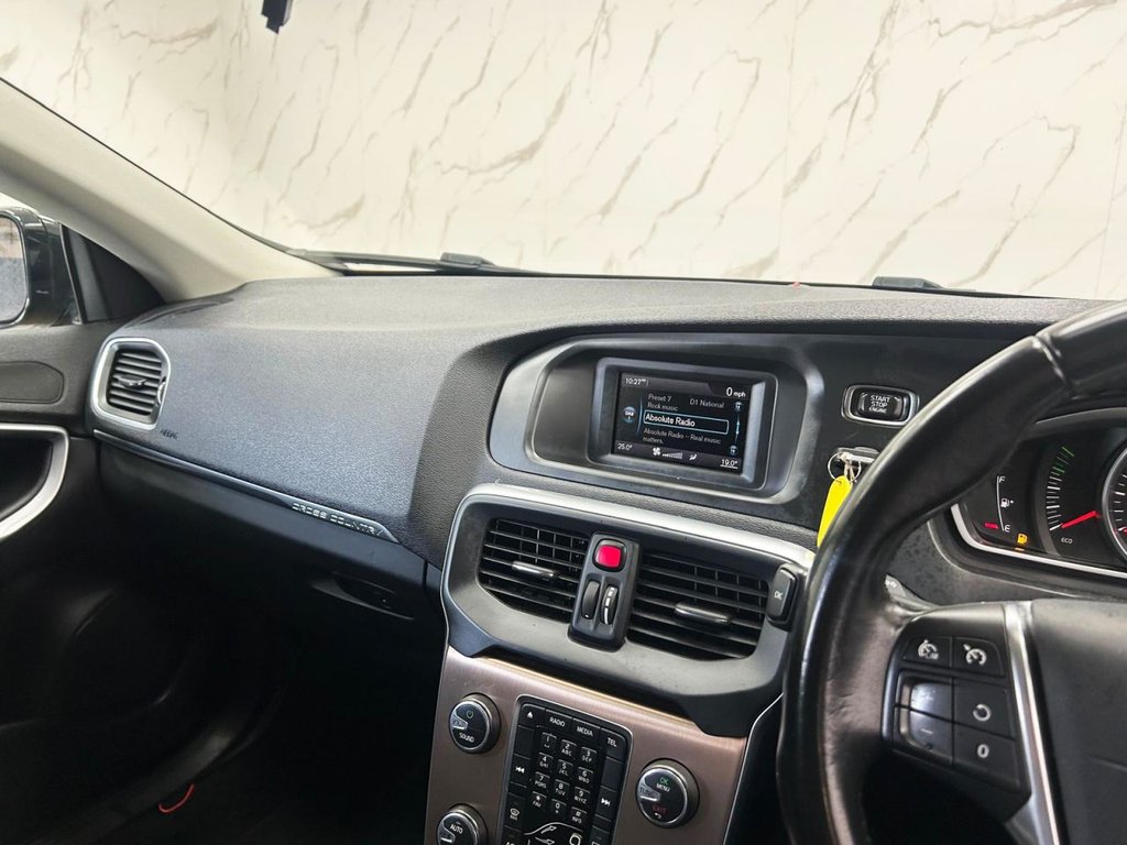 Used Volvo V40 Cross Country 2014 for sale - 78068566: Photo 17