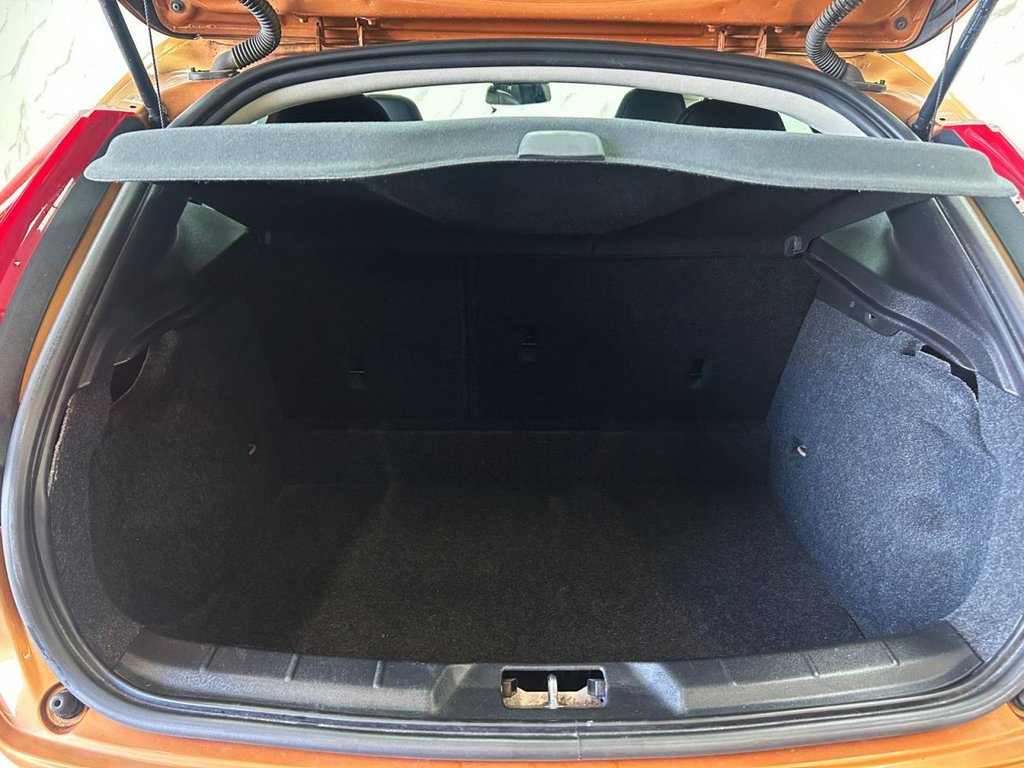 Used Volvo V40 Cross Country 2014 for sale - 78068566: Photo 22