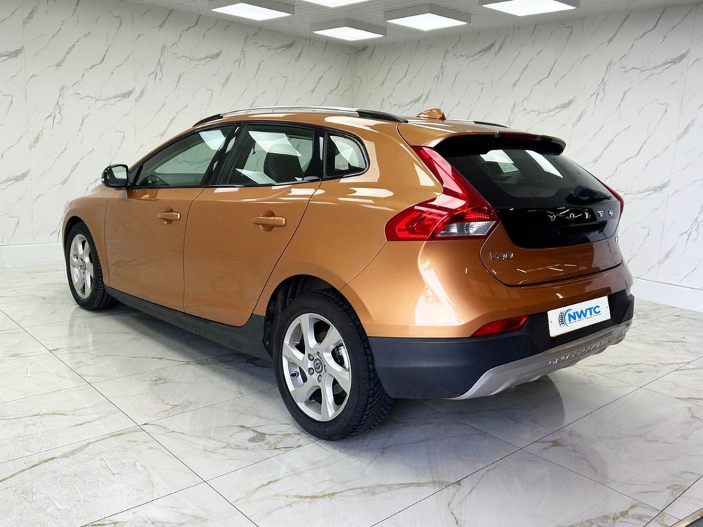 Used Volvo V40 Cross Country 2014 for sale - 78068566: Photo 8