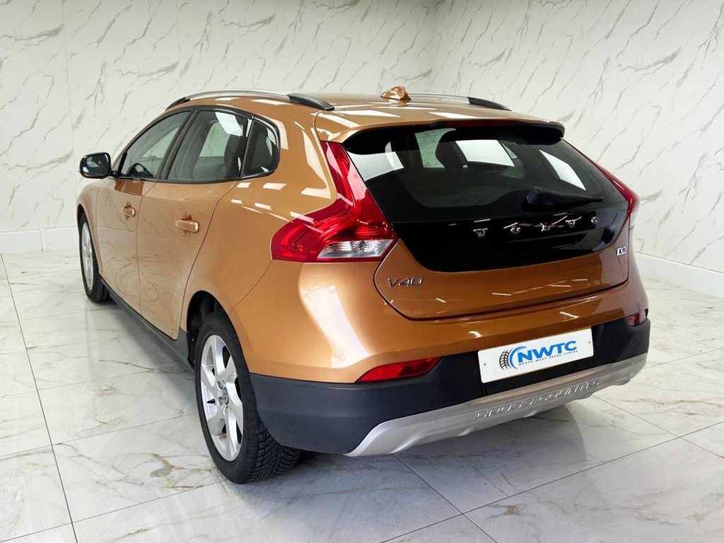 Used Volvo V40 Cross Country 2014 for sale - 78068566: Photo 9