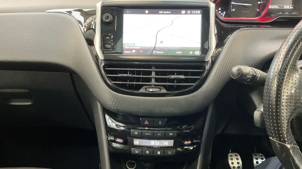 Used Peugeot 2008 2017 for sale - 77836076: Photo 10