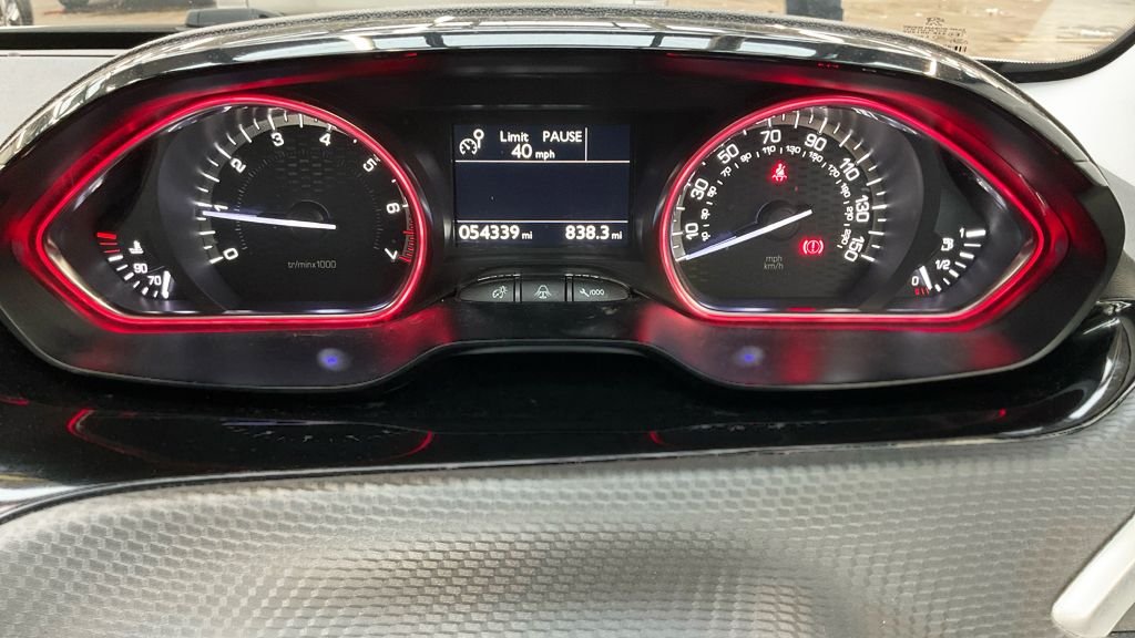 Used Peugeot 2008 2017 for sale - 77836076: Photo 11