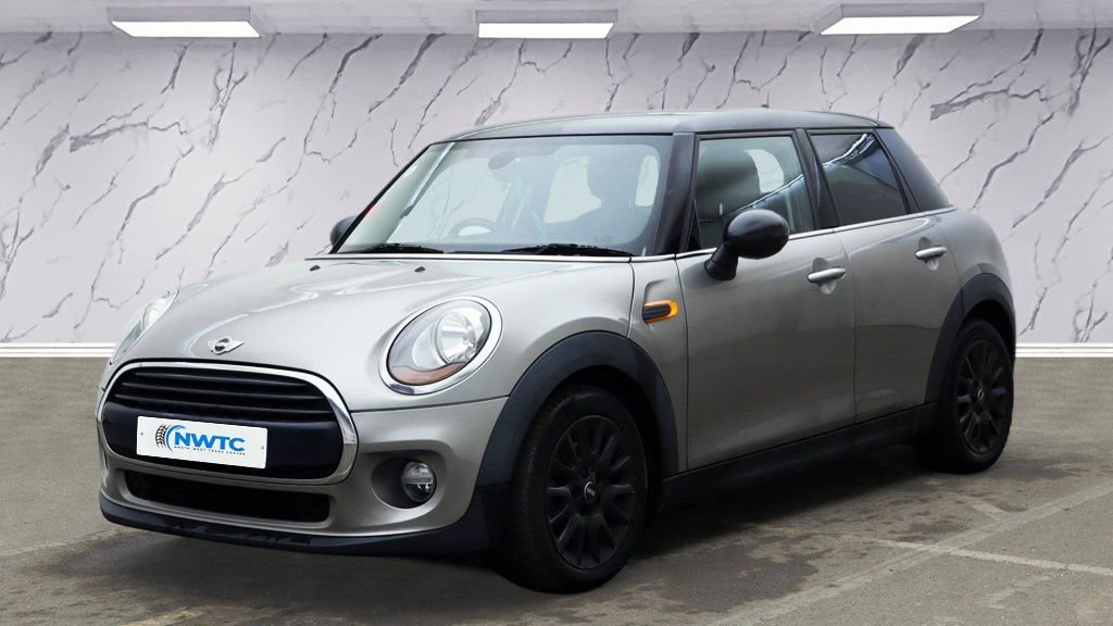 Used MINI Hatch 2017 for sale - 77667677: Photo 5