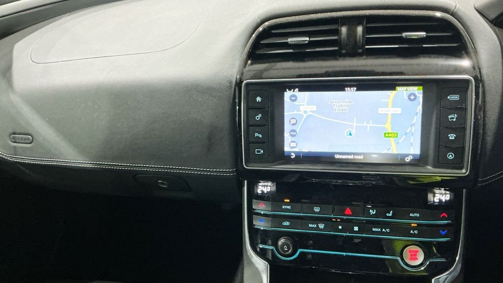 Used Jaguar XE 2015 for sale - 77384178: Photo 10