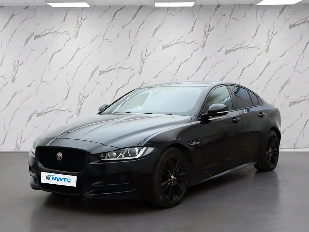 Used Jaguar XE 2015 for sale - 77384178: Photo 4