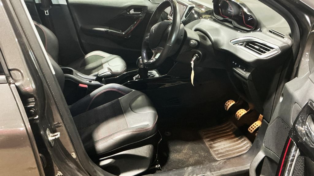 Used Peugeot 2008 2017 for sale - 76686451: Photo 10