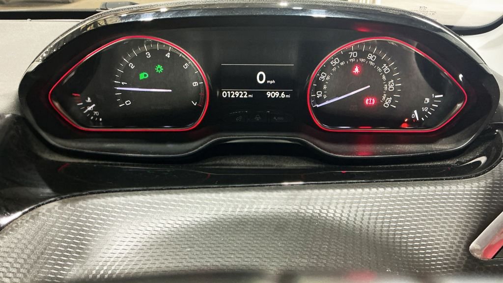 Used Peugeot 2008 2017 for sale - 76686451: Photo 9