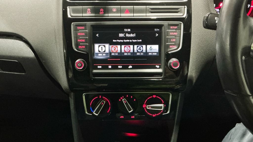 Used Volkswagen Polo 2015 for sale - 77422263: Photo 10